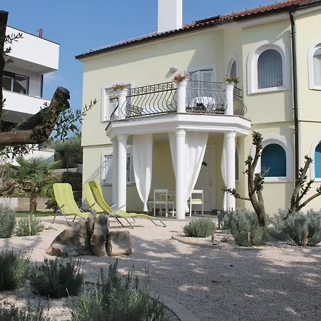 Apartment Mandolina *